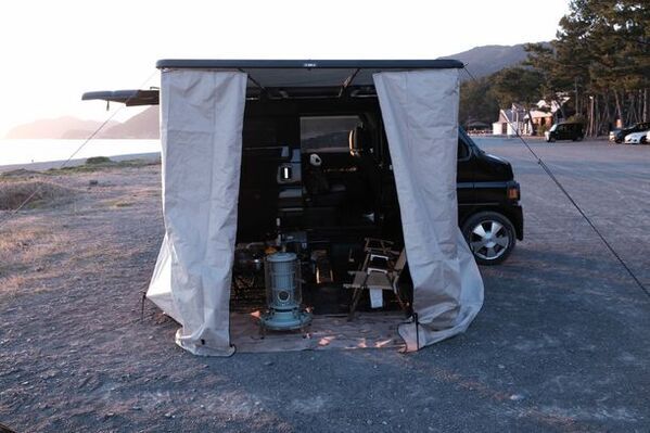 “オールインワン”の3WAYシステムカーラック「TiNY HydEouT」からニューモデル『FOLD』を販売開始！～ラインナップ最大のテントスペースを実現した新機種～