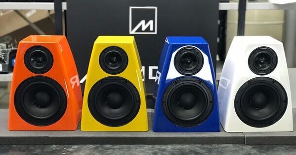 スマホ、タブレットで音楽ストリーミングを高音質で再生できるプレミアム・オーディオシステムの第2弾「Meridian Systema 3200 Streamer」を3月25日に発売