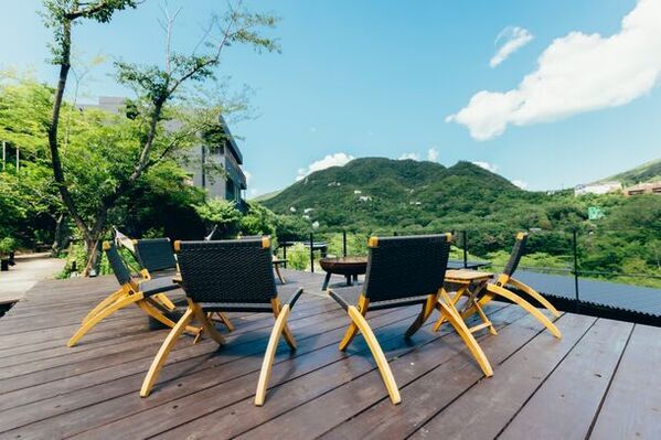 兵庫県のお花見が楽しめるグランピングヴィラが春限定の季節の地元食材を活かしたお食事をご用意