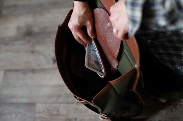 支援総額1,700万円越えのバッグに新作登場！財布とカバンが一つになる大容量の「DUOカーゴリュック」4月1日まで応援購入サイトMakuakeにて販売