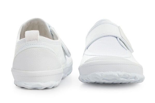 シリーズ累計140万枚突破のスクールブランドSunnyHugから足の成長を妨げない「サニーハグ スクール上履き」発売！