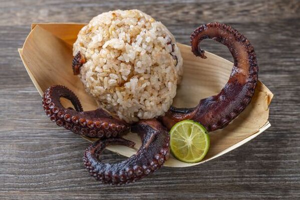 [徳島県] 西日本で話題の「道の駅くるくる なると」内におにぎりとみそ汁の専門店「窯炊き　うまいんじょおにぎりとみそ汁」が3月3日オープン！