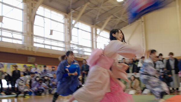 「第12回全日本まくら投げ大会 in 伊東温泉」の公式アンバサダーにAKB48から、18期研究生　工藤華純さん・久保姫菜乃さん・成田香姫奈さんの3名が就任！AKB48 18期研究生　成田香姫奈さんがピンクの浴衣姿で始球式ならぬ始枕式にチャレンジ！