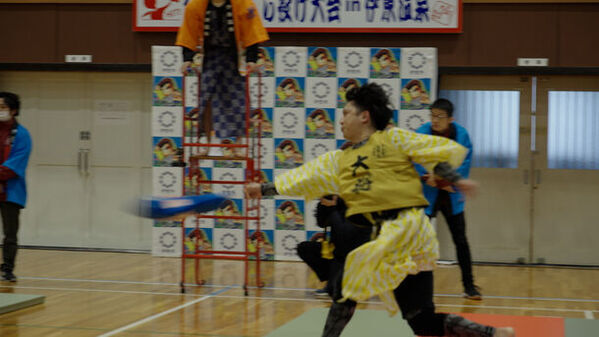 「第12回全日本まくら投げ大会 in 伊東温泉」の公式アンバサダーにAKB48から、18期研究生　工藤華純さん・久保姫菜乃さん・成田香姫奈さんの3名が就任！AKB48 18期研究生　成田香姫奈さんがピンクの浴衣姿で始球式ならぬ始枕式にチャレンジ！