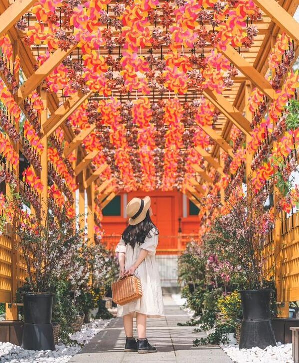 【5万人超の来園見通し・春の彼岸到来】さいたま市公園墓地「青葉園」～桜とかざぐるまの装飾で、ご来園者をお出迎え～