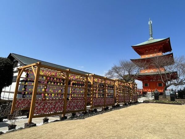【5万人超の来園見通し・春の彼岸到来】さいたま市公園墓地「青葉園」～桜とかざぐるまの装飾で、ご来園者をお出迎え～