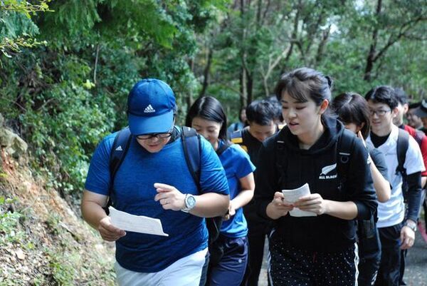 イーバリュー、2024入社式で先輩と多度山をトレッキング　～業務外のコミュニケーションで、社員の交流を深める～