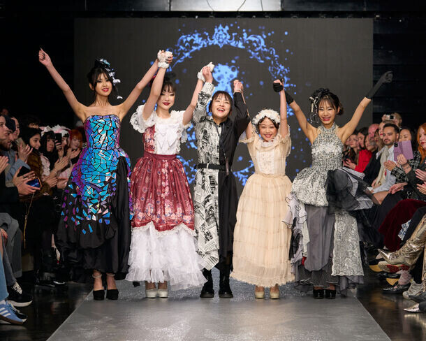 キッズティーンブランド「KALOKUMA」がパリコレ初出展！着物からドレスへの早着替え作品など、新作ドレス12着を披露　～最先端のエンタメファッションショーで物語の世界へ～