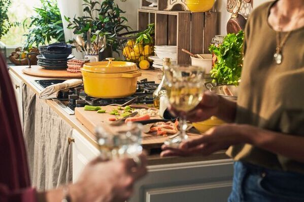 仏鋳物ほうろう鍋ストウブ 創業50周年記念　アニバーサリー限定カラー「Citron(シトロン)」発売