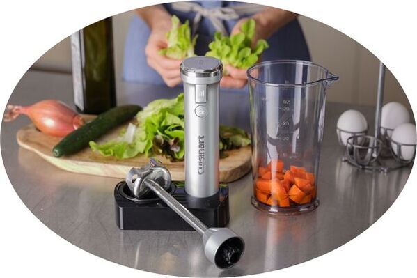 毎日の料理に楽しく寄り添うキッチンツール　クイジナート「コードレス充電式ハンドブレンダー」　2024年3月下旬より順次発売