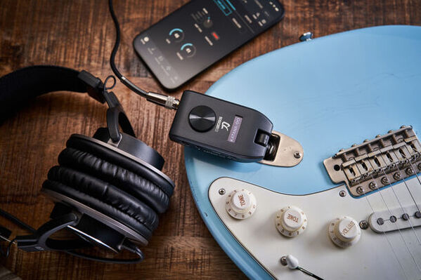 いつでも手軽に演奏が楽しめるギター／ベース・ヘッドホン・アンプを発売