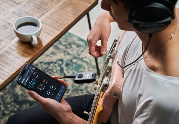 いつでも手軽に演奏が楽しめるギター／ベース・ヘッドホン・アンプを発売