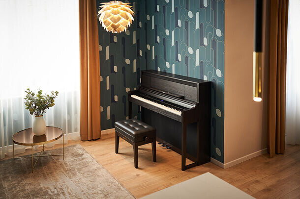 極上のコンサート・グランドピアノのクオリティを自宅で楽しめるホームピアノの最高峰「LXシリーズ」3機種を発売