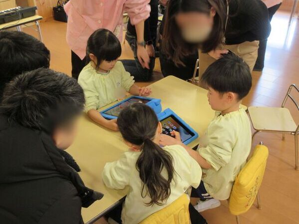 保育参観でタブレット端末を使ったICT教育を初披露　「手が汚れるICT」が保護者から高評価