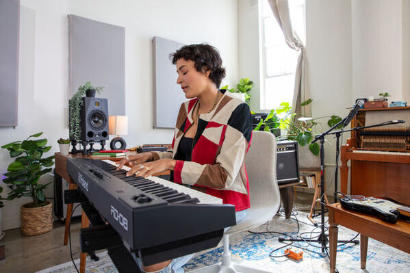 表現力豊かなサウンドと演奏性を備えたリーズナブルなステージピアノを発売