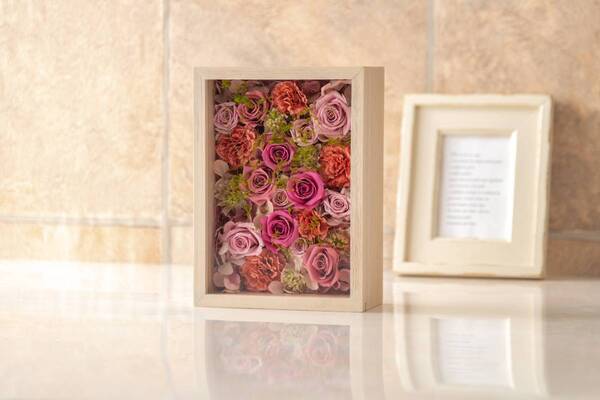 日比谷花壇シニアデザイナーが手掛けるプレミアムギフト！「デザイナーズフレームアート」4種類を日比谷花壇オンラインショップで、3月18日（月）に注文受付開始。