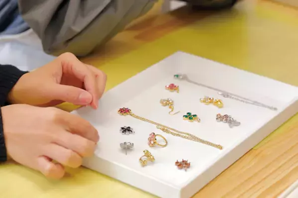 アクセサリー製作の伝統技術を指導する「よせものデザインスクール｜ヨセモSTUDIO」を2k540(東京都台東区)に2024年4月1日(月)開校！