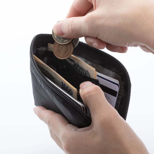 デザイナーが正直にカタチにするブランドLIFEWORKPRODUCTSから、日常やスポーツシーンで活躍する2つのWalletを3月28日に発売