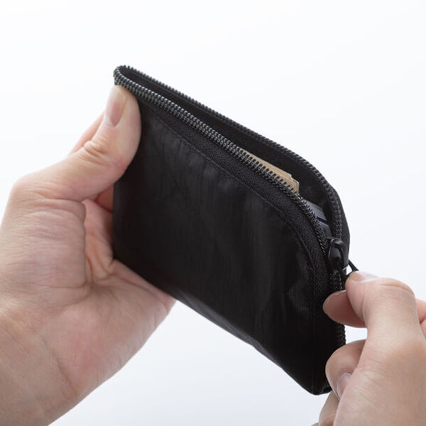 デザイナーが正直にカタチにするブランドLIFEWORKPRODUCTSから、日常やスポーツシーンで活躍する2つのWalletを3月28日に発売