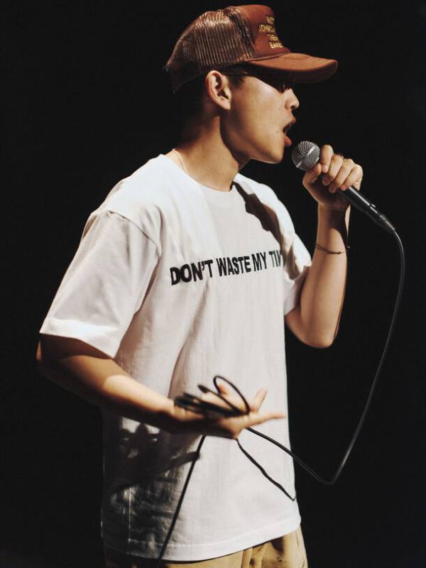 United Athle (ユナイテッドアスレ)が新鋭ラッパーSkaaiとのコラボアイテムを3月29日(金)から数量限定で発売