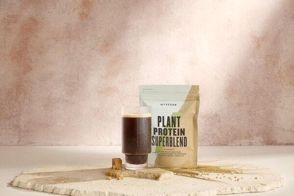 マイプロテインの姉妹ブランド、マイヴィーガンよりビールの副産物を活用した大麦由来の『植物性プロテイン スーパーブレンド』を3月25日新発売