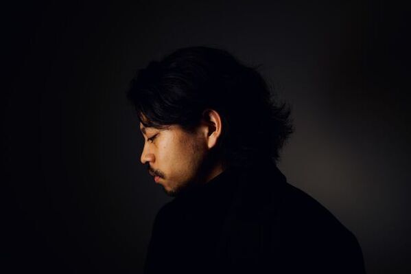 シュンスケフクザキ、“欲望”を表現した旋律と歌声の1stデジタルシングル「Teru Teru Bouzu」をリリース