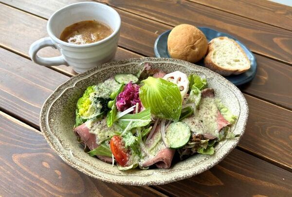 医師×有名店出身シェフがタッグ！逗子のカフェダイニング「桜山茶寮」MCTオイルを使用した、からだ想いのメニューがスタート