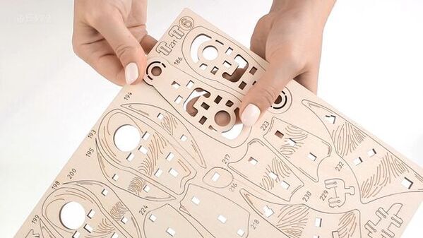 電池不要の木製組み立てキット(恐竜・亀・クモ)がMakuakeにて3月26日より先行販売開始！生き物の特徴を掴んだリアルな動き