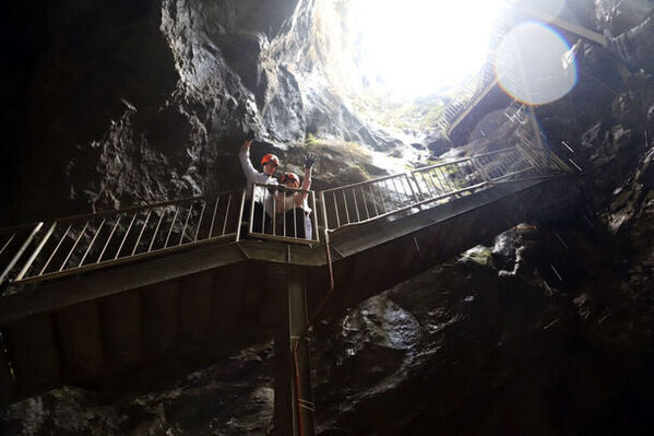 平尾台で新感覚ツアー商品が誕生！JR小倉駅発着「平尾台ライトケイビング×手ぶら宮崎牛BBQバスツアー」開催決定！