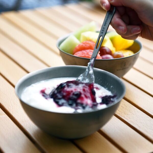 春の新生活準備シーズンに向け、Amazonにて好評販売中の「チタン製カトラリー」の販売促進を実施