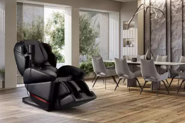 1954年、世界初の量産型マッサージチェアを世に送り出したフジ医療器　創業70周年を迎え、記念モデルの本革マッサージチェアを4月中旬に発売