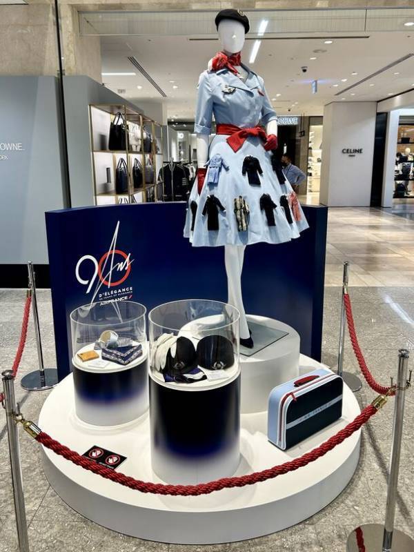 エールフランス航空、〈Tokyo Creative Salon 2024〉にて創業90周年記念の歴代ユニフォームファッションショーを実施