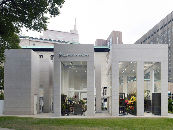 東京會舘と日比谷花壇が、婚礼披露宴で使用済みの花に新たな価値を生み出す『ネクストフラワープロジェクト』を始動。婚礼後も再び愛でてもらえる花装飾や社会貢献型商品に活用。