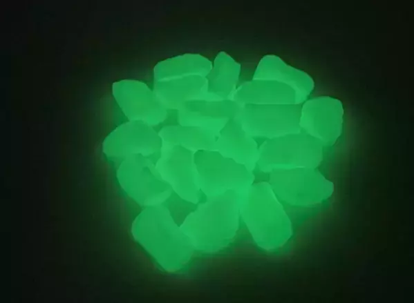 廃プラのリデュースプロジェクトで誕生した「防犯砂利」、「交通安全キーホルダー」を公益社団法人愛知県防犯協会連合会、豊川防犯協会連合会へ3月27日に寄贈