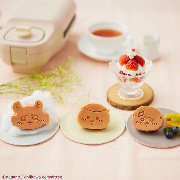 「ちいかわ」のマルチサンドメーカーにくりまんじゅう・モモンガ・ラッコのミニケーキプレートが新登場！