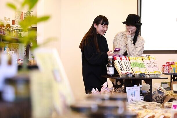 多摩のイイ品を取り揃えたセレクトショップ「たまてばこ」新サービス開始　昭島市の深層地下水で淹れたスペシャルティコーヒーをイートインで提供
