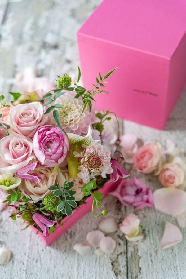 フラワーショップ Jardin du I'llonyから母の日のための限定ギフト「ナチュールキューブ」販売開始　～今までにない“自然の庭”をご自宅で感じられる新デザイン～