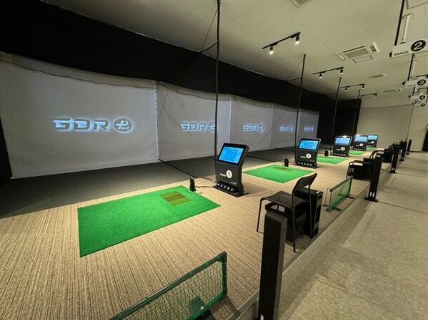 人気のインドアゴルフと筋トレで健康促進！24時間フィットネスジムにインドアゴルフを併設　『スマートフィット100プラスゴルフ石神井台店』4月11日オープン