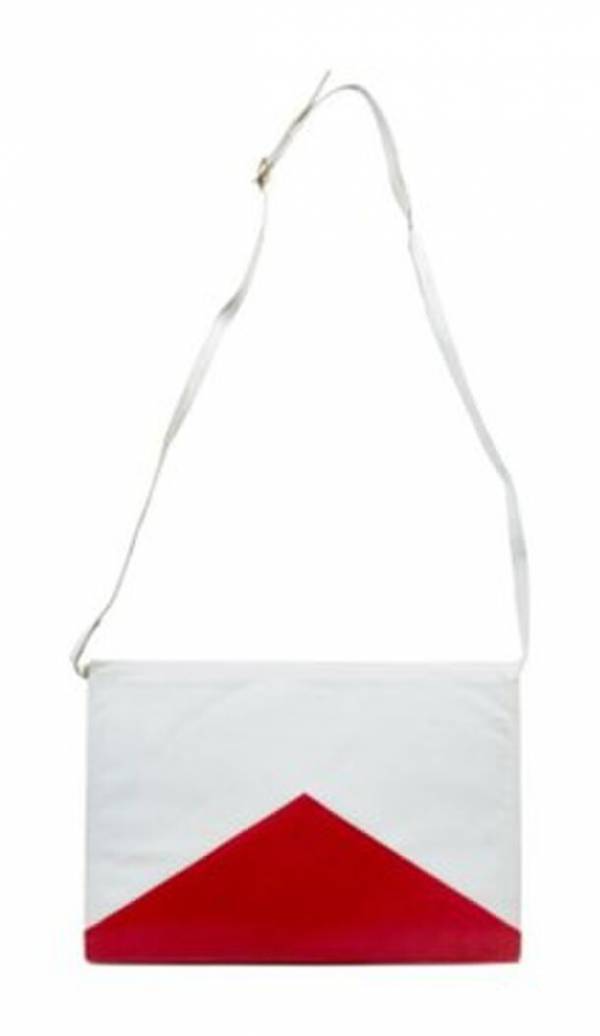 最大規模の“ダイアナ妃遺品オークション”　2024年夏にジュリアンズオークションにて独占開催！日本からもオンライン入札可能