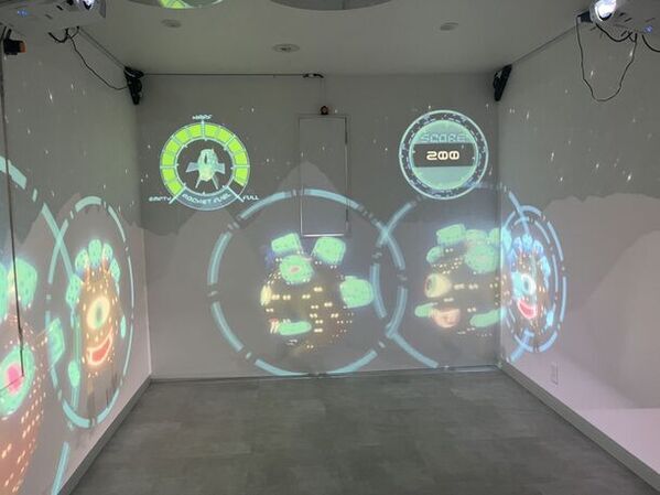 泊まれる仮想世界『Holy Planet』、プロジェクションマッピングのジェットコースター体験コンテンツを追加