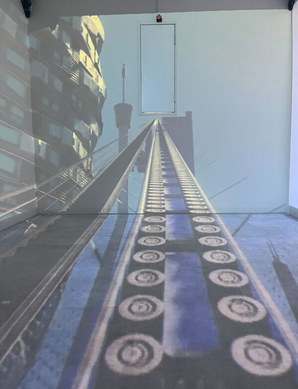 泊まれる仮想世界『Holy Planet』、プロジェクションマッピングのジェットコースター体験コンテンツを追加