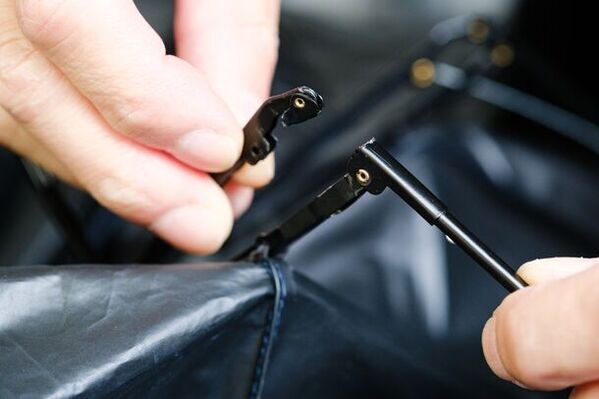 折りたたみ傘の修理に特化した「折りたたみ傘の修理屋　by折傘ソムリエ外山庫太」公式サイトがオープン～ワインと傘のソムリエが贈る、愛着のある傘を長く使うためのサービス～