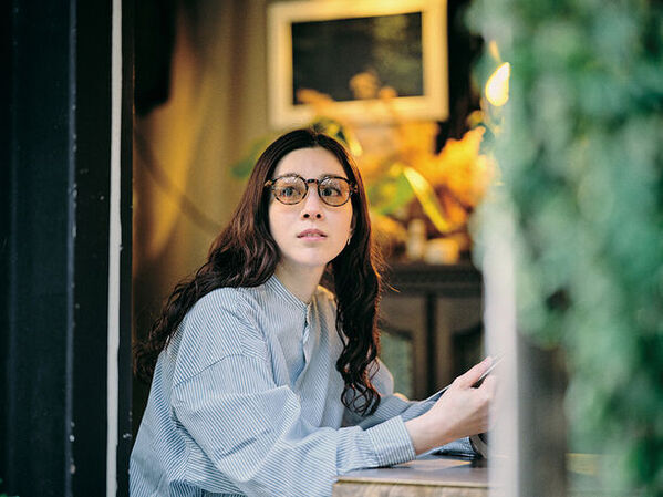 アイケア・スキンケアができる唯一無二のサングラス「SOLAIZ」　流行のフレームを採用した2モデルを4月22日に発売！