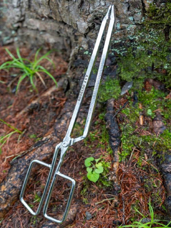 正方形の窓から覗く炎で癒されるキューブ型薪ストーブ新登場！「A.S.F.OUTDOOR」がアウトドア展示会「東京アウトドアショー2024」に出展