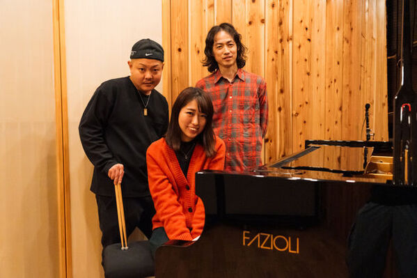 群を抜くスイング感でジャズ界注目の若きピアニスト「平倉初音」が全曲オリジナルの新譜を5月30日に発売　～『Moon and Venus』～