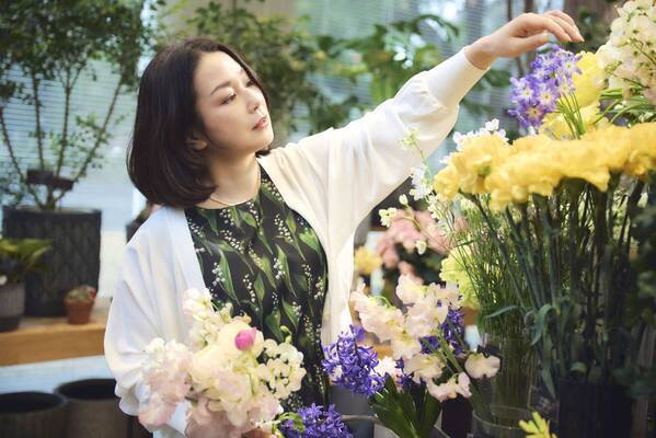 「使用済みの花」を再利用した環境配慮型商品が誕生！三陽商会の『S.ESSENTIALS』と日比谷花壇が協業。