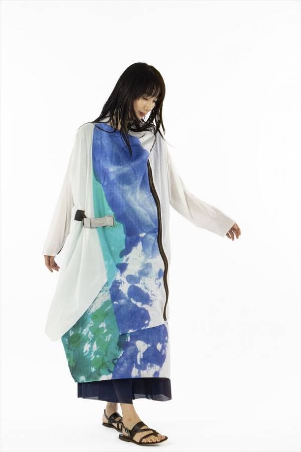 見たり、着たり自由に楽しめる！ギリシャ人アーティストのアート画から作る「着るアート」セミオーダーを5/10より開始