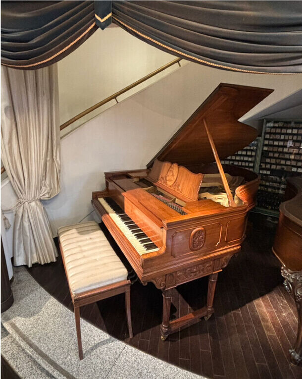 『京都嵐山オルゴール博物館』開館30周年記念　テーマ別の企画展を2025年3月31日まで開催　1万3千人以上が感動した“スタインウェイ自動演奏ピアノ”の再演など