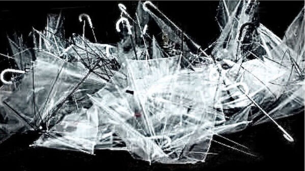 日常の街歩き等を手ぶらで快適に！急な天候の変化でも安心！多機能2WAYコート×バッグ「パッカブル マルチファンクション コート」Makuakeで4/25先行予約販売開始