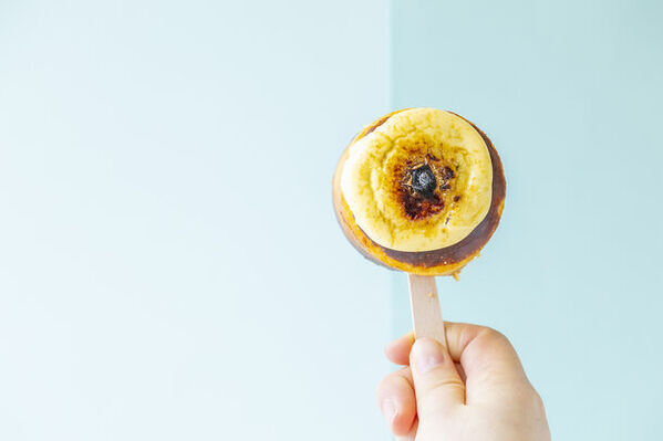 【熱海ミルチーズ】3周年記念メニュー　4種類の限定チーズスイーツを4月27日(土)発売！～累計18万個突破の大ヒット「半熟バスク」が可愛いパフェになって新登場～